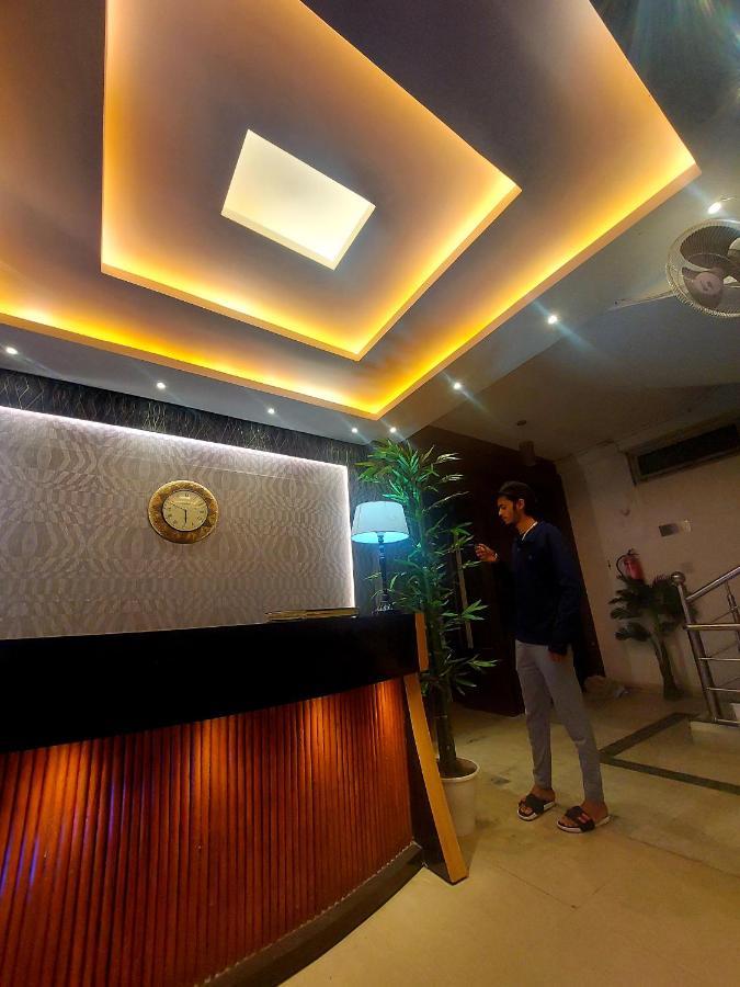 Ap Palace Hotel, Ayodhya エクステリア 写真