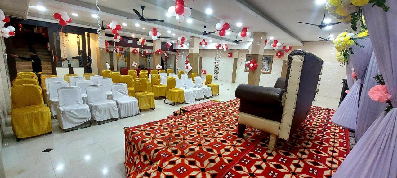 Ap Palace Hotel, Ayodhya エクステリア 写真