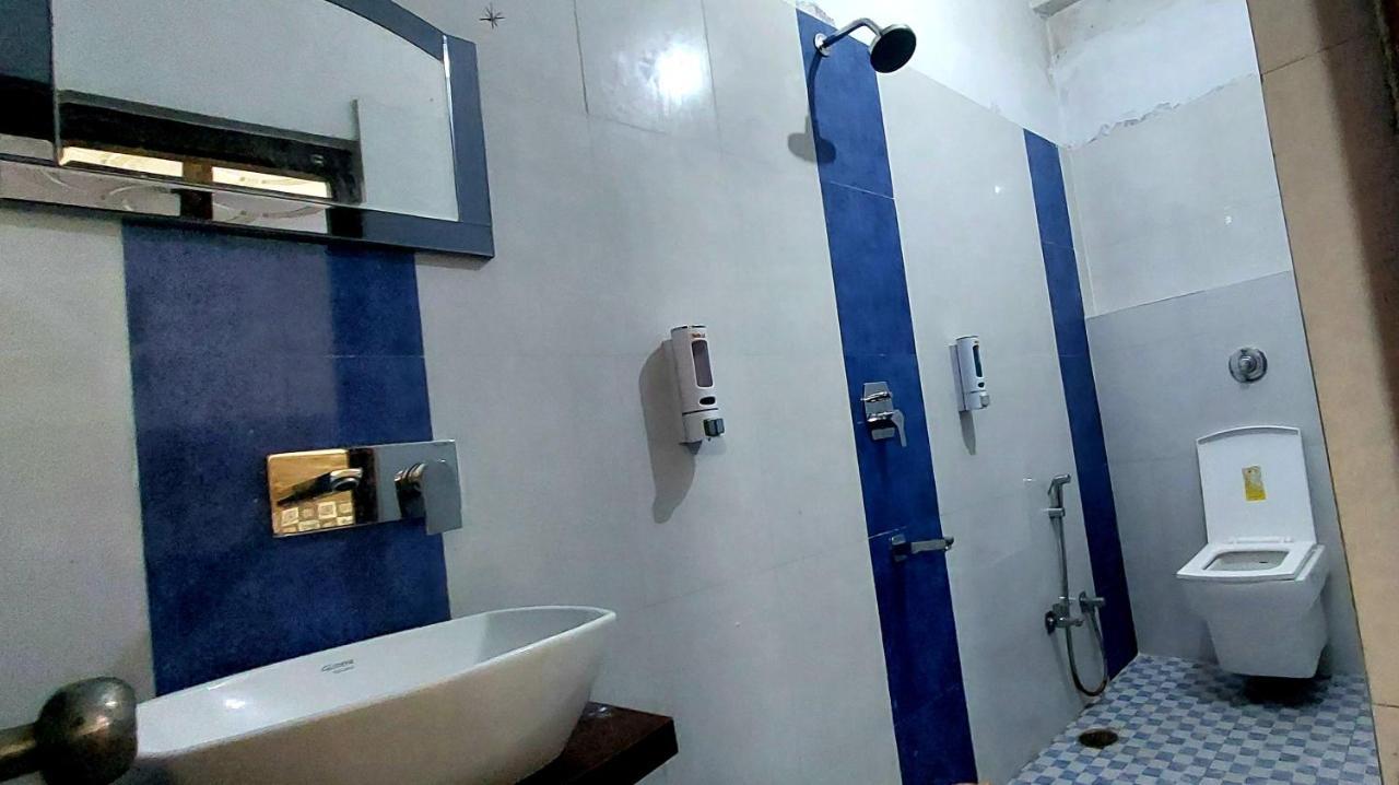 Ap Palace Hotel, Ayodhya エクステリア 写真