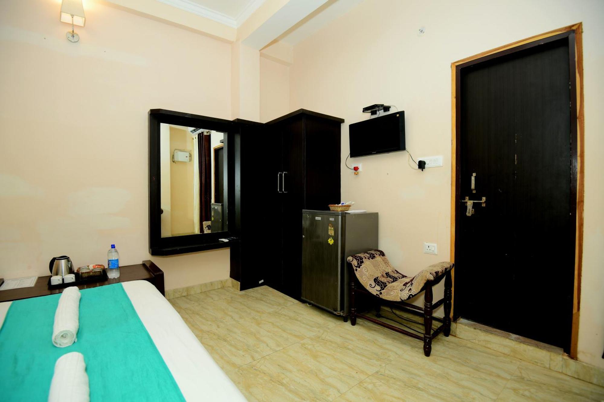 Ap Palace Hotel, Ayodhya エクステリア 写真