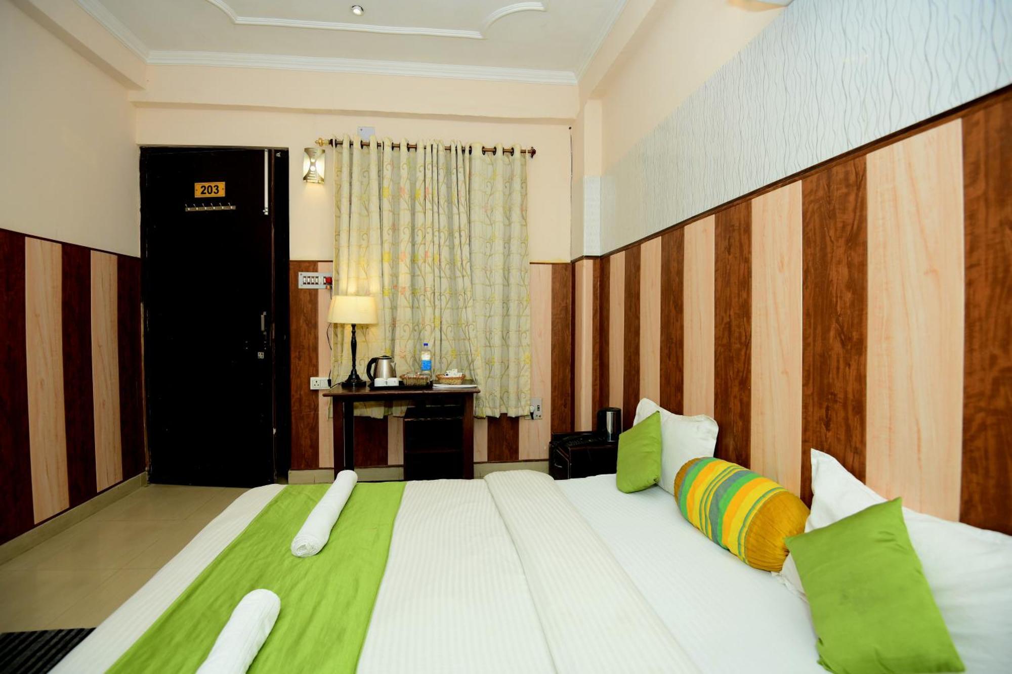 Ap Palace Hotel, Ayodhya エクステリア 写真