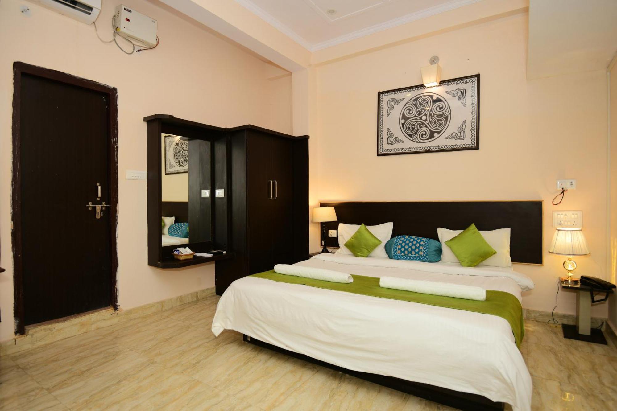 Ap Palace Hotel, Ayodhya エクステリア 写真