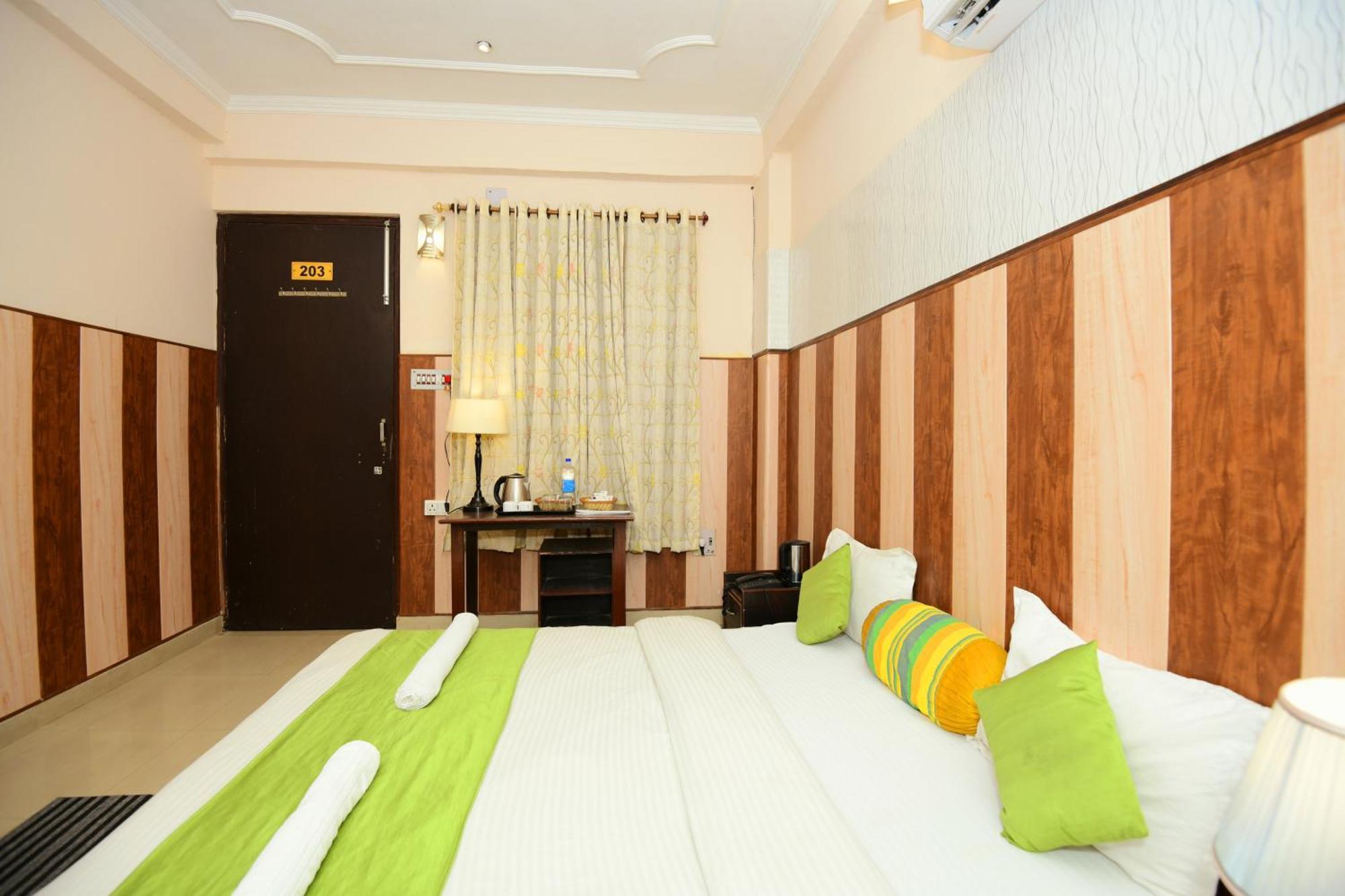 Ap Palace Hotel, Ayodhya エクステリア 写真