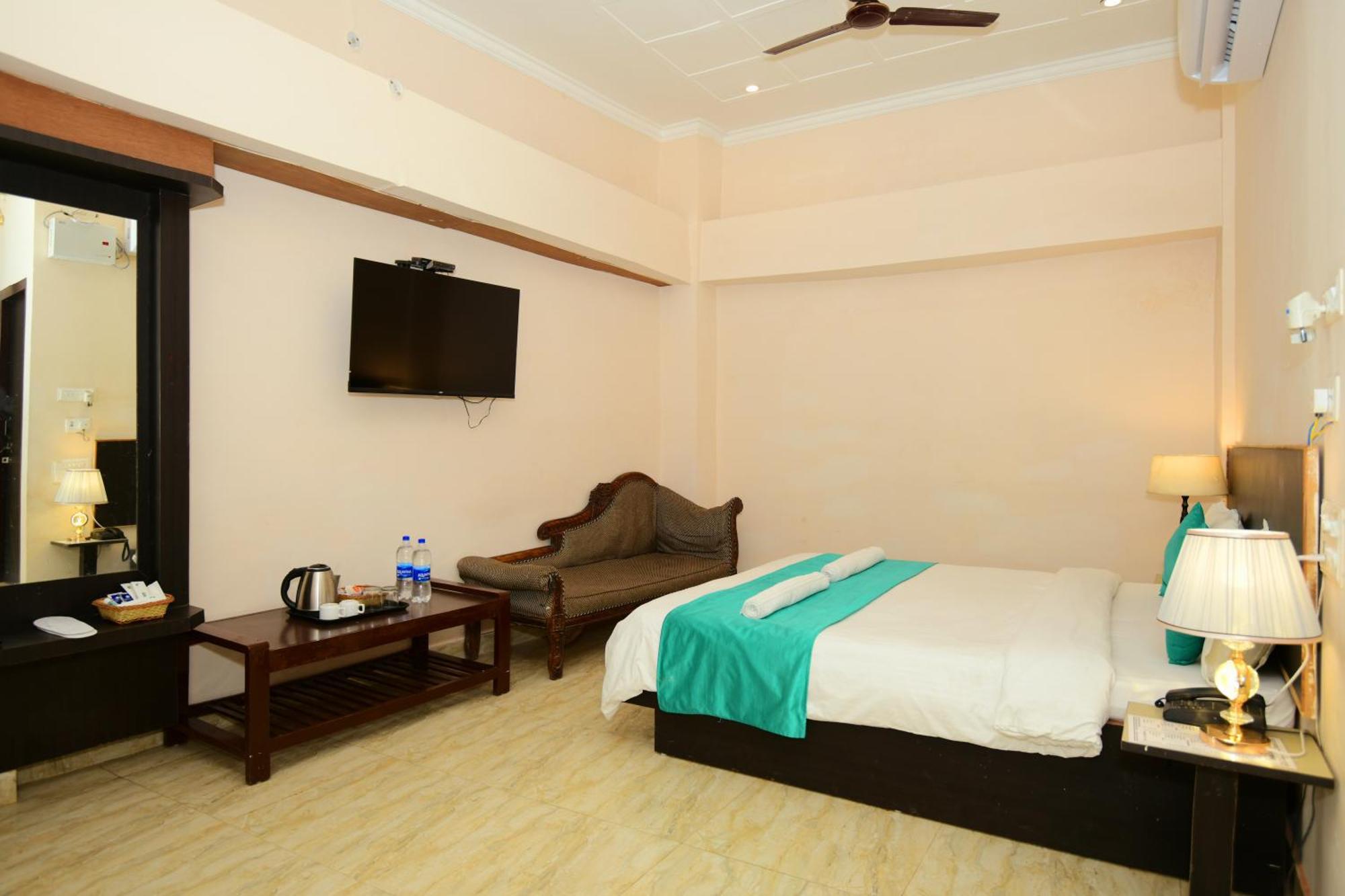 Ap Palace Hotel, Ayodhya エクステリア 写真