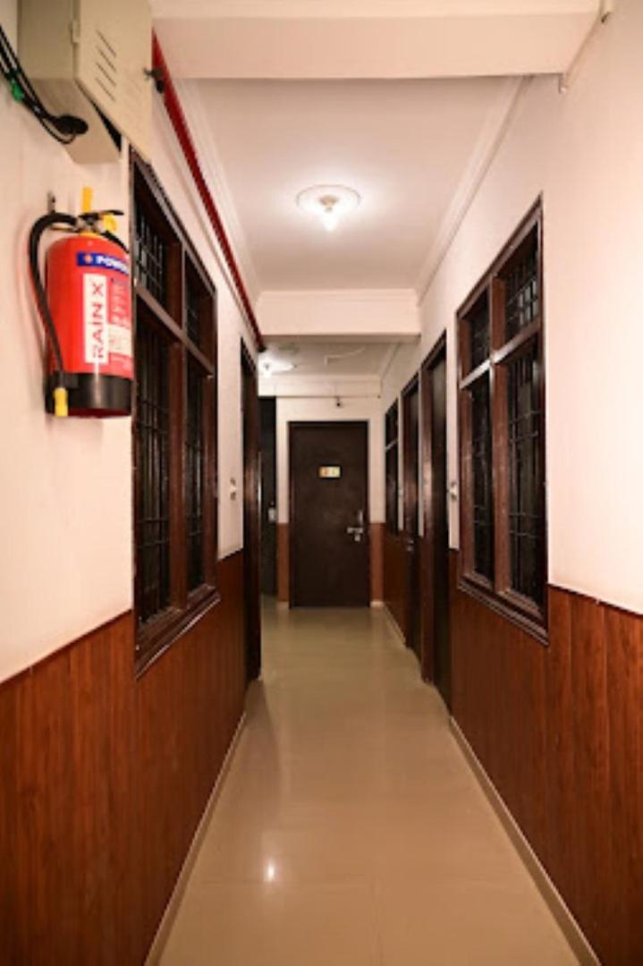 Ap Palace Hotel, Ayodhya エクステリア 写真